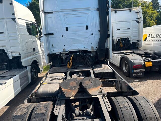 Vakio vetoauto MERCEDES-BENZ Actros 1845 L 10x Stück verfügbar
