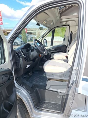 Daļēji integrēta kemperis CARADO pro+ T 338 Automatik, Combi 6E, Hubbett