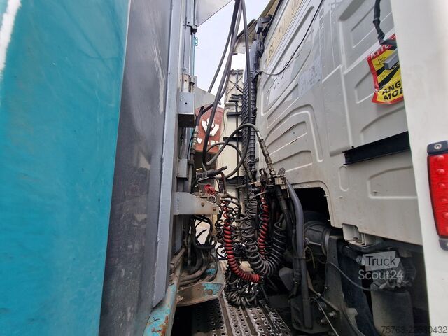Превоз на едър рогат добитък Lecitrailer Guiton livestock trailer 3 deck - Loadlift - St...