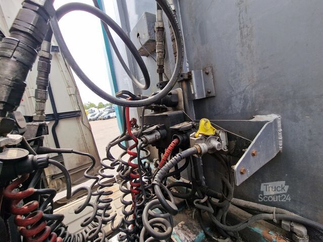 Превоз на едър рогат добитък Lecitrailer Guiton livestock trailer 3 deck - Loadlift - St...