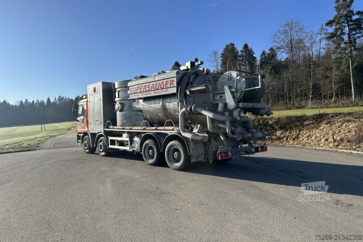 Specializētais kravas auto Mercedes-Benz Actros 3243 8x4 Trockensauger / Swiss-Vehicle