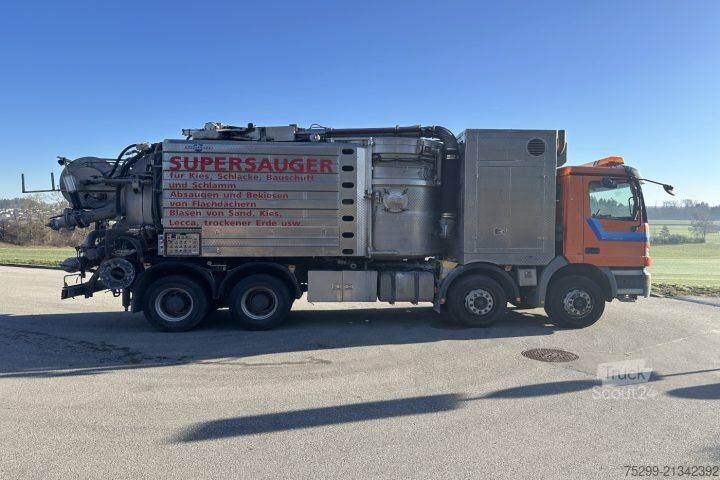 Specializētais kravas auto Mercedes-Benz Actros 3243 8x4 Trockensauger / Swiss-Vehicle