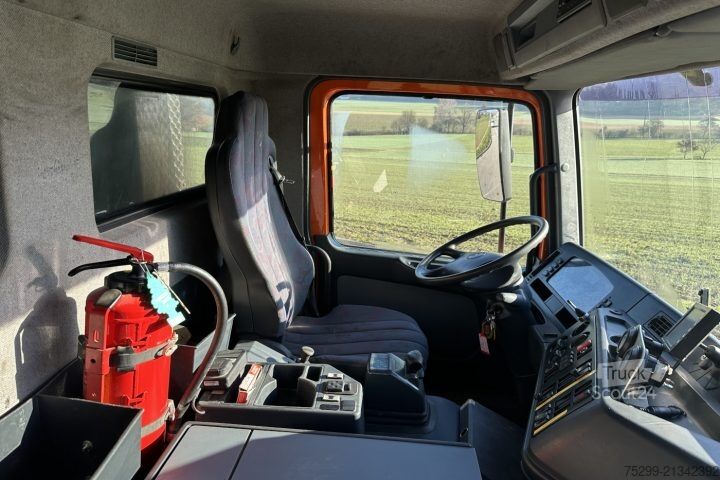 Specializētais kravas auto Mercedes-Benz Actros 3243 8x4 Trockensauger / Swiss-Vehicle