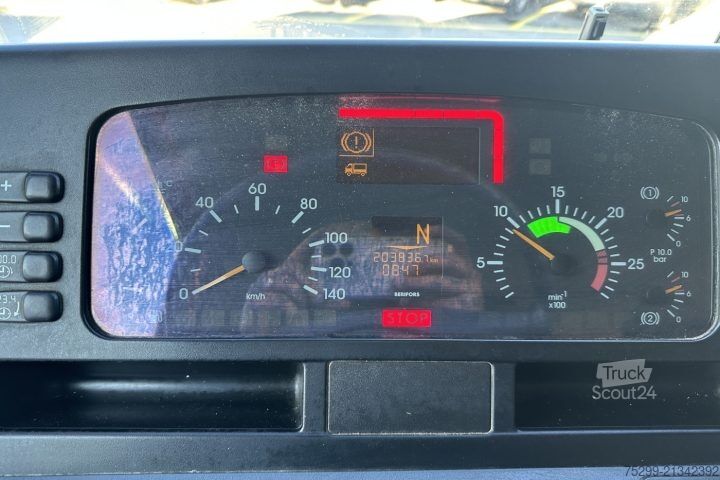 Specializētais kravas auto Mercedes-Benz Actros 3243 8x4 Trockensauger / Swiss-Vehicle