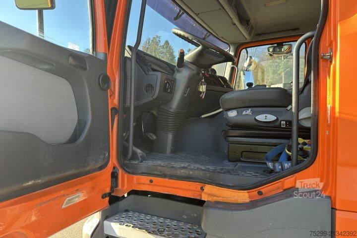 Specializētais kravas auto Mercedes-Benz Actros 3243 8x4 Trockensauger / Swiss-Vehicle