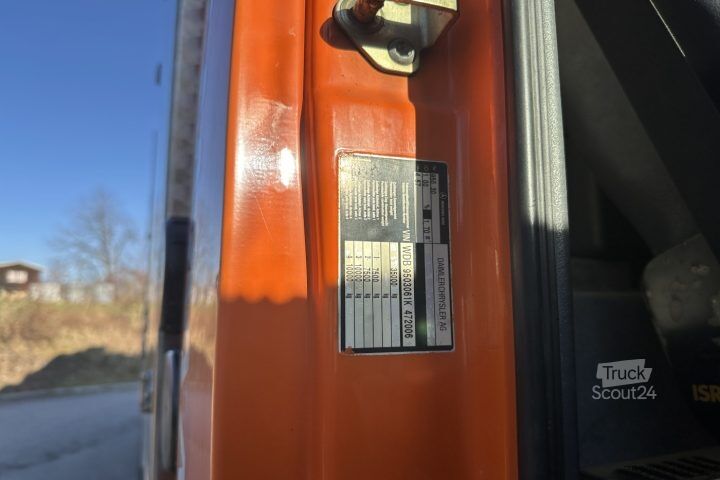 Specializētais kravas auto Mercedes-Benz Actros 3243 8x4 Trockensauger / Swiss-Vehicle