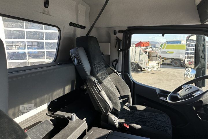 Trattore stradale standard Mercedes-Benz Arocs 1848 4x4 Kipphydraulik / Swiss-Vehicle