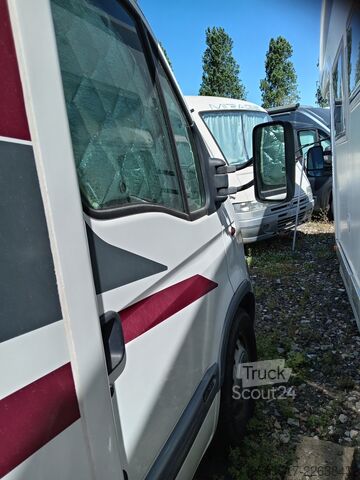 Camper semintegrato Renault 