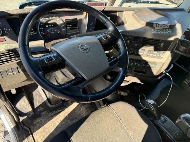 Șasiu cu cabină Volvo FH 540 8x2*4, ADR, Euro 6, Chassi (former Tank-...