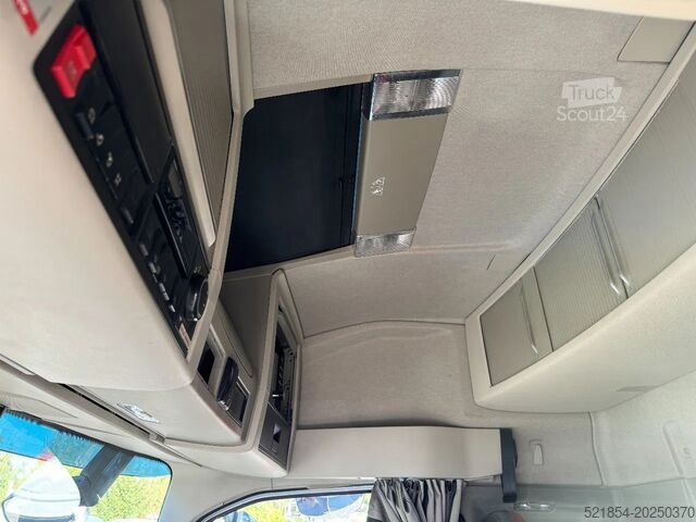 Șasiu cu cabină Volvo FH 540 8x2*4, ADR, Euro 6, Chassi (former Tank-...