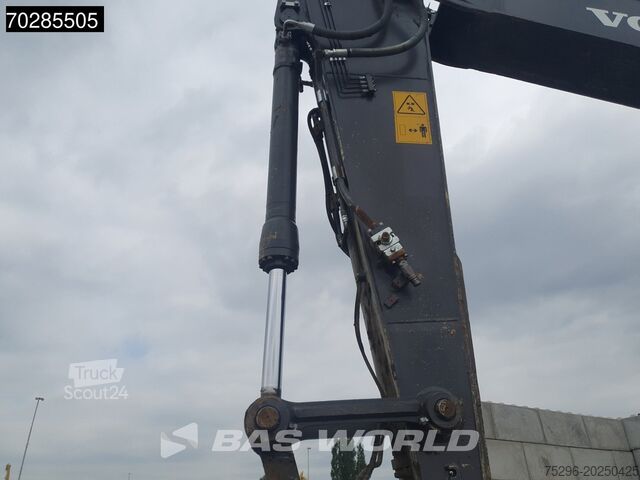 Grävmaskin med larvband Volvo EC220 E L Select