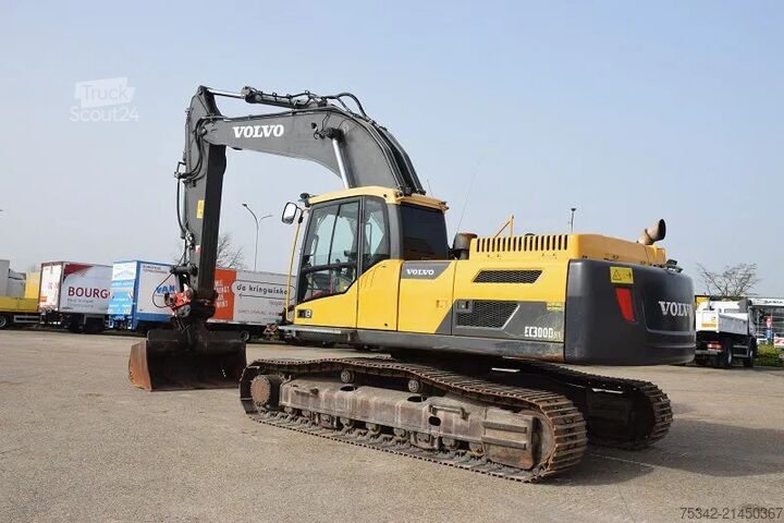 Pelle sur chenilles Volvo EC300 DNL