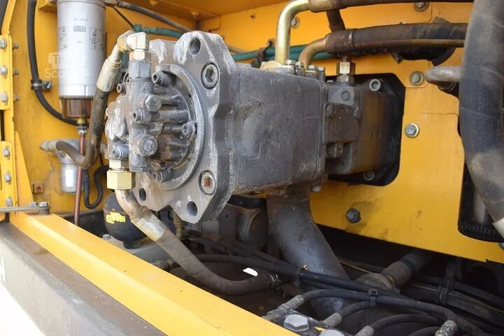 Pelle sur chenilles Volvo EC300 DNL