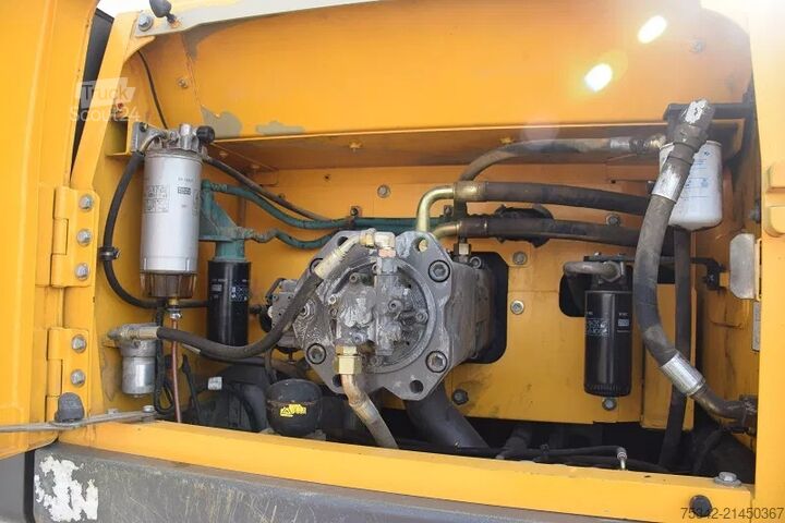 Pelle sur chenilles Volvo EC300 DNL