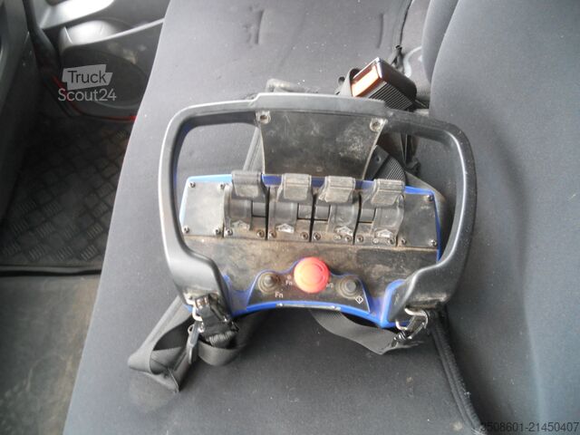 Camion gru e ribaltabile trilaterale Iveco EuroCargo 75