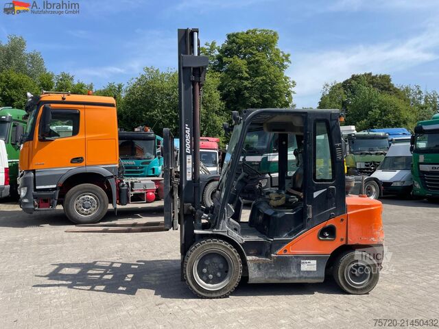 Front loader forklift Doosan D30S-7 3000 Kg Tragkraft | 4350 mm Hubhöhe