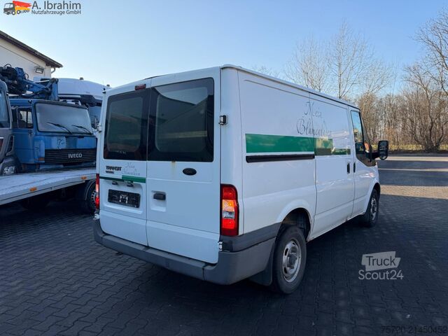 Slēgtais furgons Ford Transit Turneo 100 T260  2.2 L | Euro 5