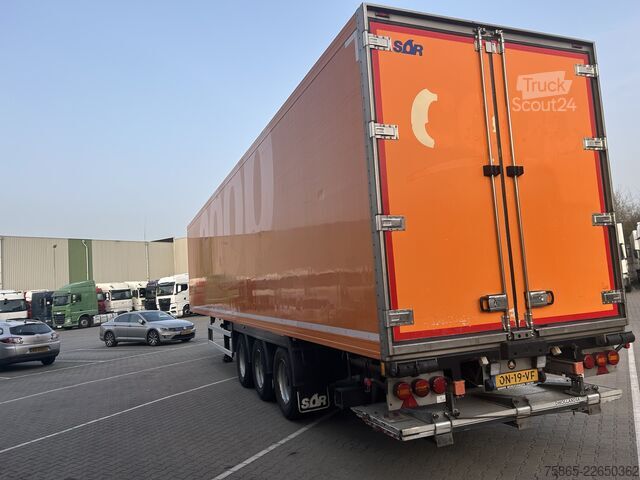 Transport réfrigéré/congélé Schmitz Cargobull / SOR Iberica / Carrier Vector 1550 / Frigo Box...