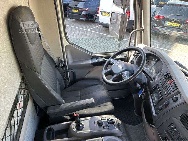 βαλίτσα DAF LF 230 FA / 12 Ton / 246 dkm / Navi / Box / Laa...