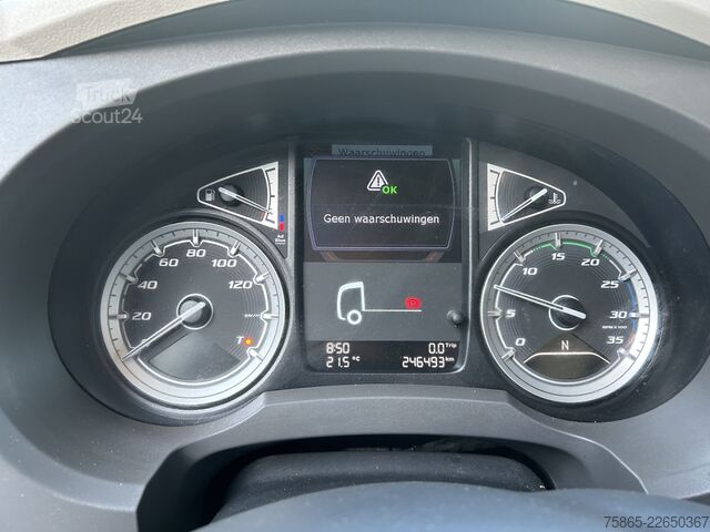 βαλίτσα DAF LF 230 FA / 12 Ton / 246 dkm / Navi / Box / Laa...