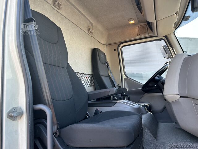 βαλίτσα DAF LF 230 FA / 12 Ton / 246 dkm / Navi / Box / Laa...