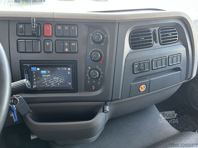 Bőrönd DAF LF 230 FA / 12 Ton / 217 dkm / Navi - Camera / ...