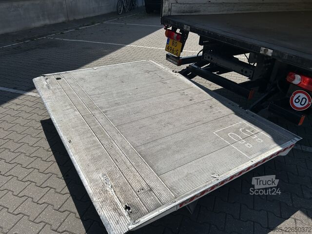 Bőrönd DAF LF 230 FA / 12 Ton / 217 dkm / Navi - Camera / ...