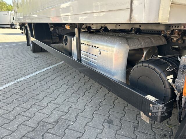 валіза DAF LF 230 FA / 12 Ton / 217 dkm / Navi - Camera / ...