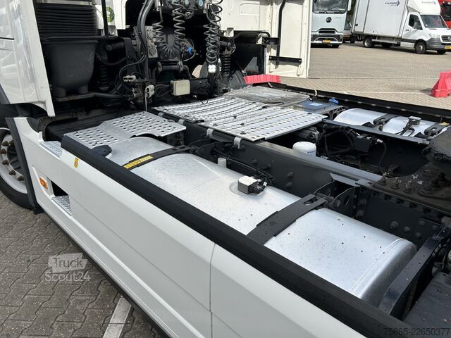 Standard-SZM Volvo FH 420 Globetrotter / 854 dkm / Night AC / VEB+...