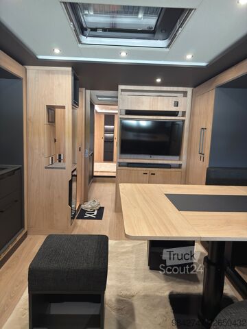 štandardný ťahač SCANIA S 590 stx motorhome