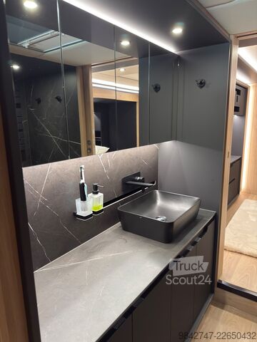 štandardný ťahač SCANIA S 590 stx motorhome