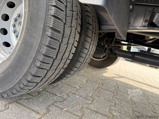 Skříňová dodávka IVECO Daily 70C18A8/P,Hi-Matic,Klima,Luftfed.,LBW.1000