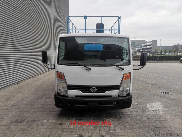 Hefplatform Nissan Cabstar Cabstar 35.13 - Weiss SF 10 - 400 KG Ca...
