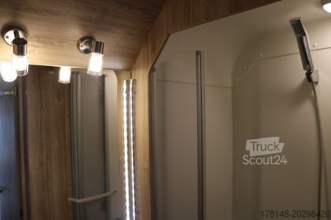 Integrovaný obytný vůz Eura Mobil Integra Line 730 EF