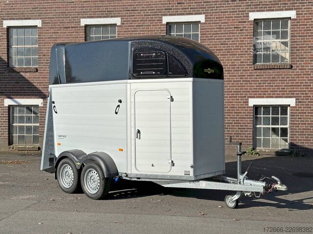 Remorque de transport de chevaux Humbaur XANTHOS 2400 | BLACK
