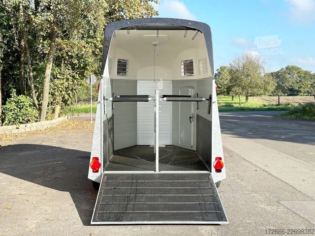 Remorque de transport de chevaux Humbaur XANTHOS 2400 | BLACK