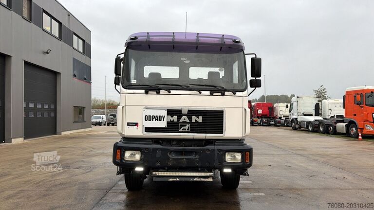 Chassis com cabina MAN 26.403 (STEEL SUSP. / LAMES / BIG AXLE / PERFEC...