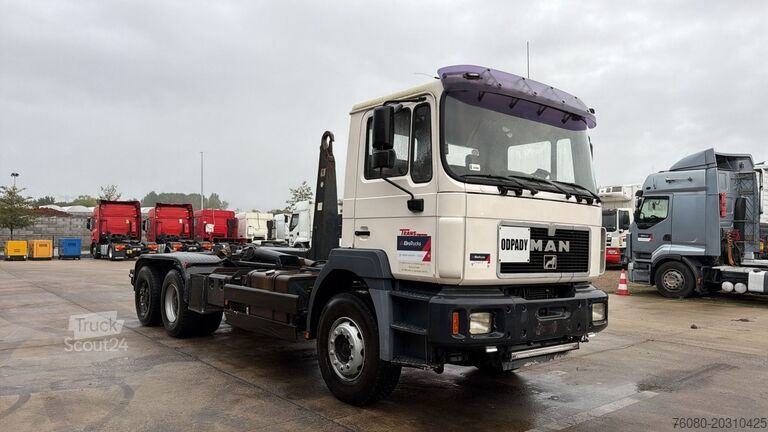 Chassis com cabina MAN 26.403 (STEEL SUSP. / LAMES / BIG AXLE / PERFEC...