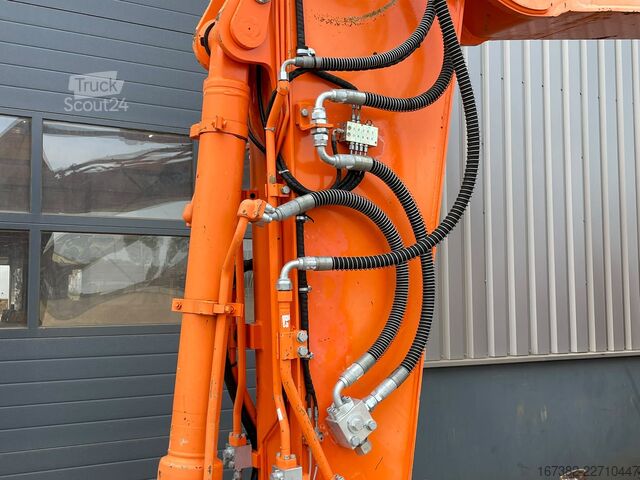 Excavadora sobre orugas Doosan DX140LCR-3