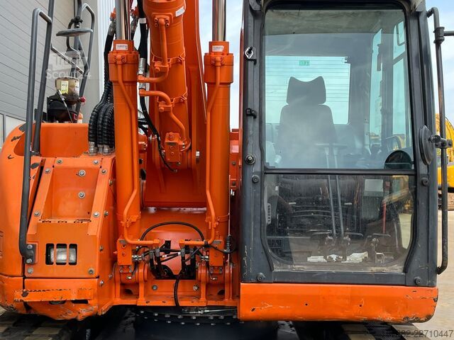 Excavadora sobre orugas Doosan DX140LCR-3