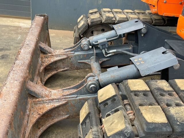 Excavadora sobre orugas Doosan DX140LCR-3