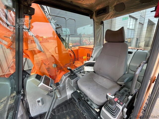 Excavadora sobre orugas Doosan DX140LCR-3