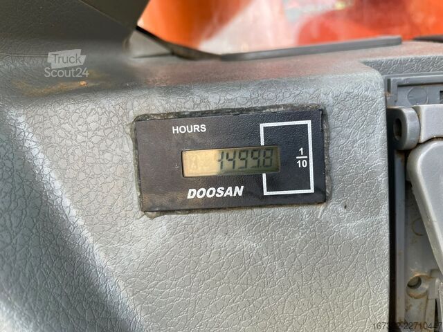 Excavadora sobre orugas Doosan DX140LCR-3