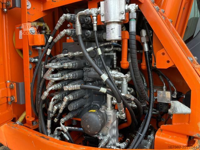 حفارة زاحفة Doosan DX140LCR-3