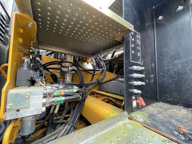 Escavadora de rodas Caterpillar M322D