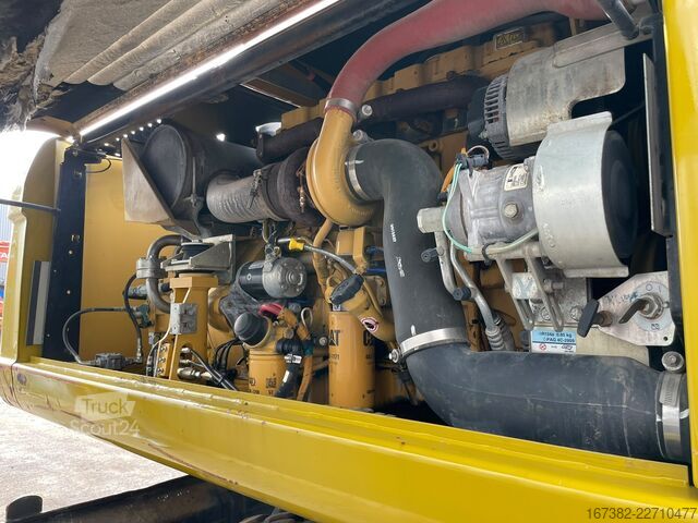 Escavadora de rodas Caterpillar M322D