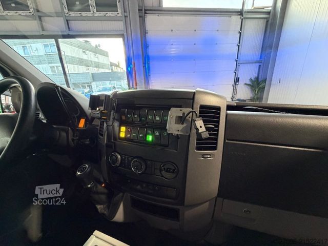 Fire truck MERCEDES-BENZ Sprinter II 316 CDI L2*RTW*KTW*LIEGE*TRAGESTUHL