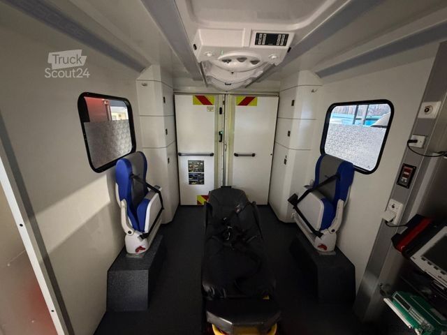 Brandweerwagen MERCEDES-BENZ Sprinter II 516 RTW/KTW KOFFER*RETTUNGSFAHRZEUG*