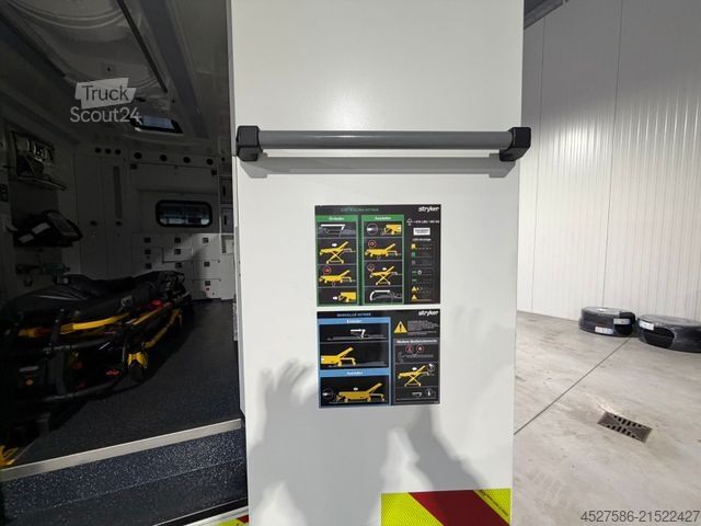 Brandweerwagen MERCEDES-BENZ Sprinter II 516 RTW/KTW KOFFER*RETTUNGSFAHRZEUG*