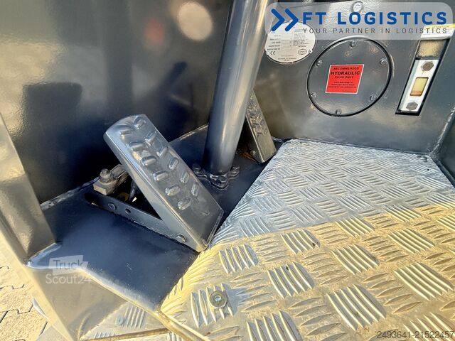 Carrello elevatore a 4 direzioni Combilift C2500CB DIESEL TRIPLEX 5500 POSITIONER